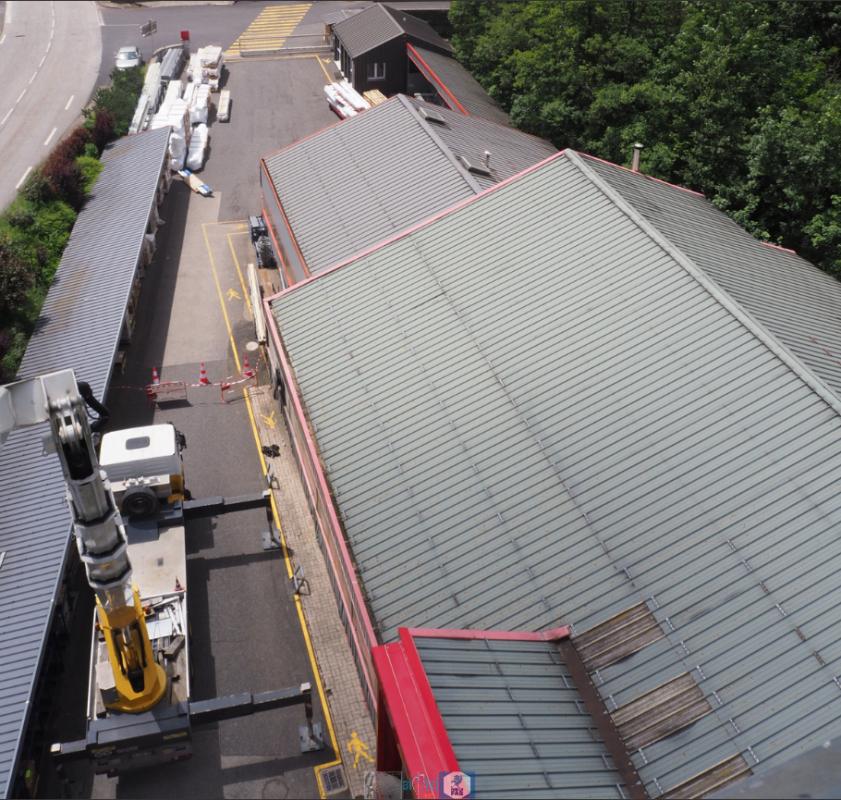 DUNIERES 43220 DUNIERES -  locaux d'activité comprenant des bureaux, un bâtiment industriel et des locaux à usage de stockage 9