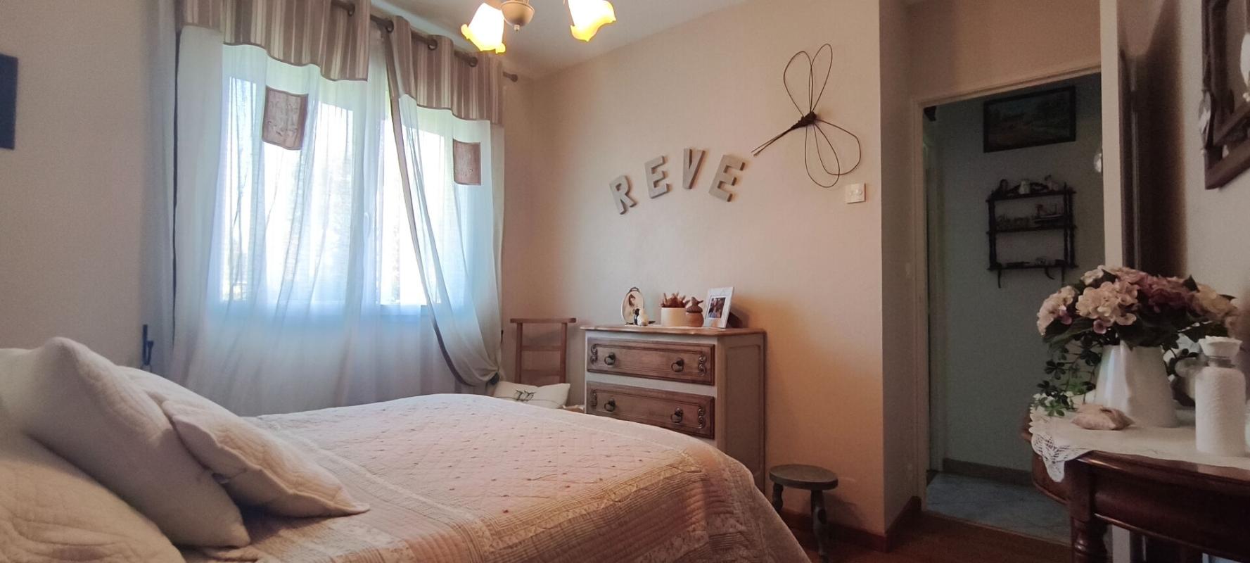 SAINT-LORMEL Exclusivité ! Côtes d'Armor 22130 SAINT-LORMEL. Véritable plain-pied, 3 chambres, bureau, garage, terrain 11