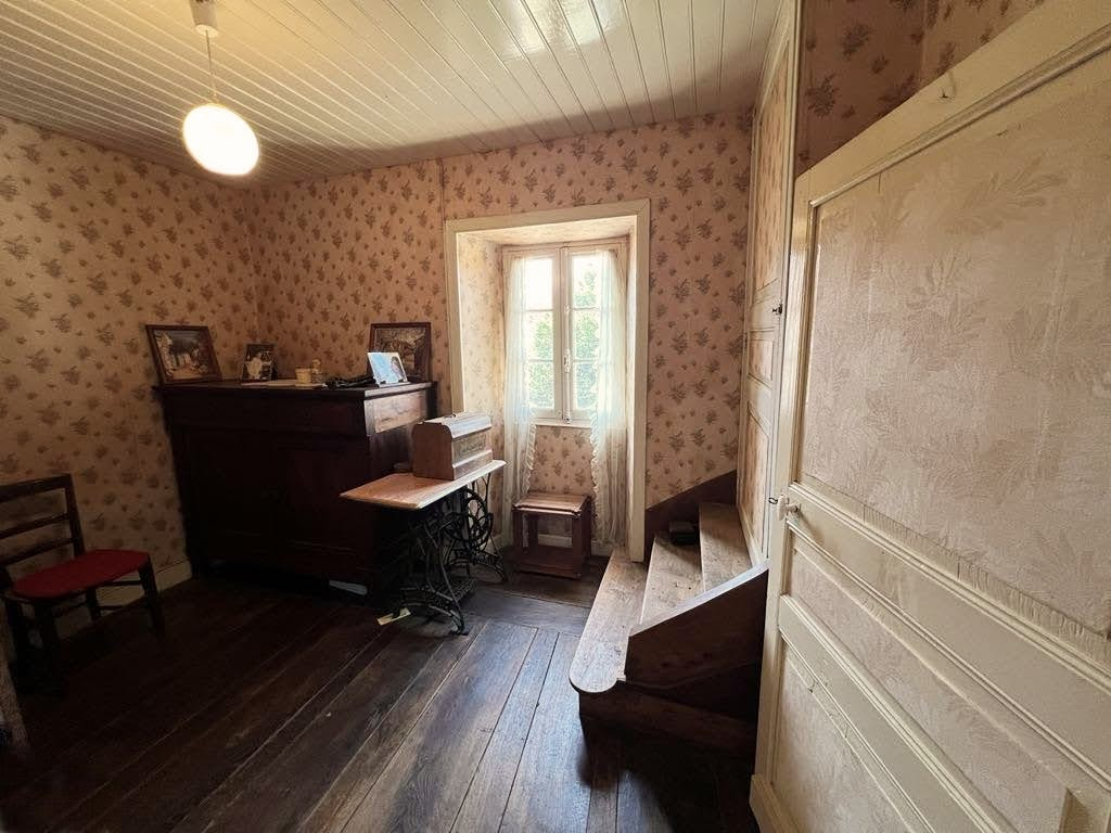 SAINT-SULPICE-D'EXCIDEUIL Corps de ferme en pierre à St Sulpice d'Excideuil de 120 m2 11