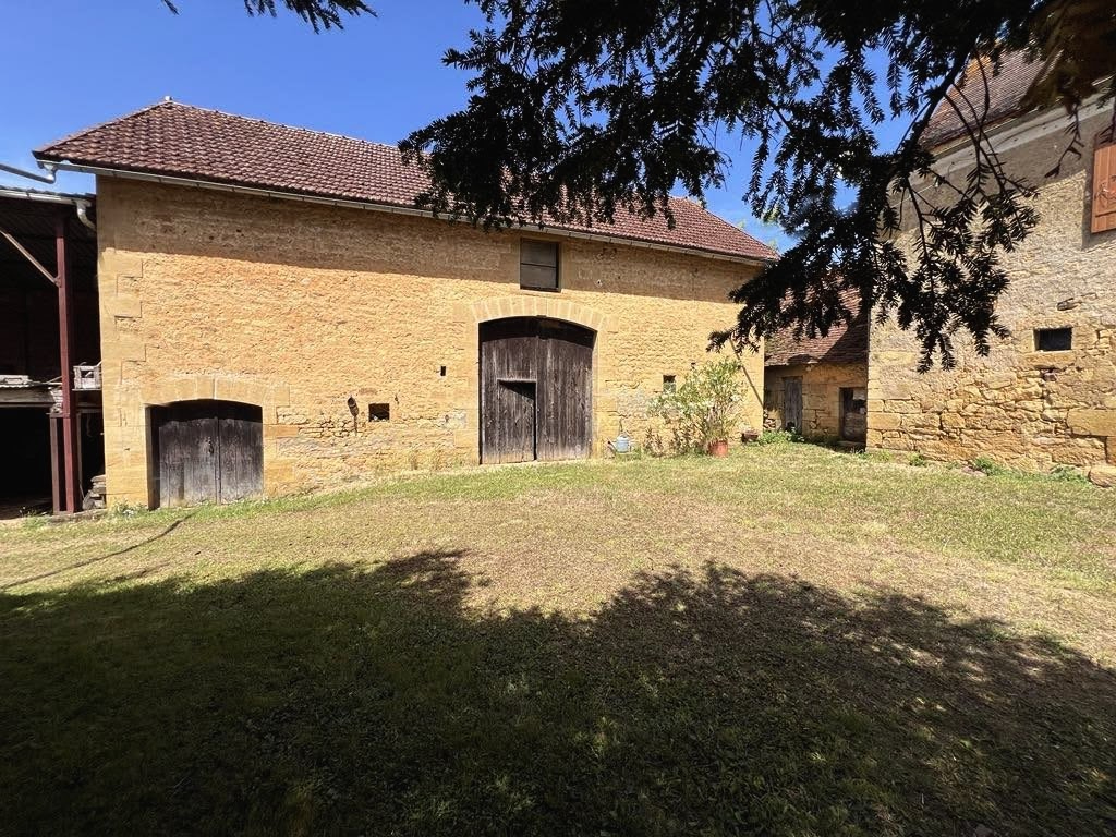 SAINT-SULPICE-D'EXCIDEUIL Corps de ferme en pierre à St Sulpice d'Excideuil de 120 m2 3