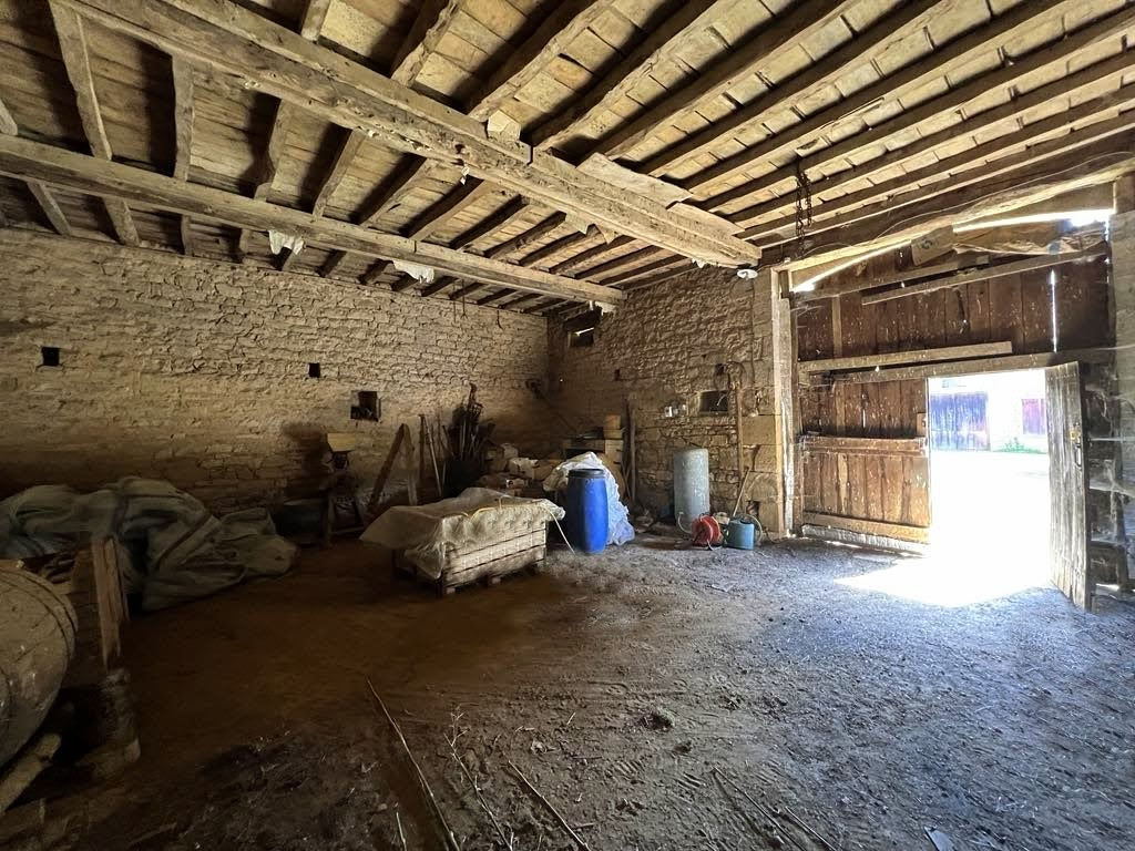 SAINT-SULPICE-D'EXCIDEUIL Corps de ferme en pierre à St Sulpice d'Excideuil de 120 m2 4