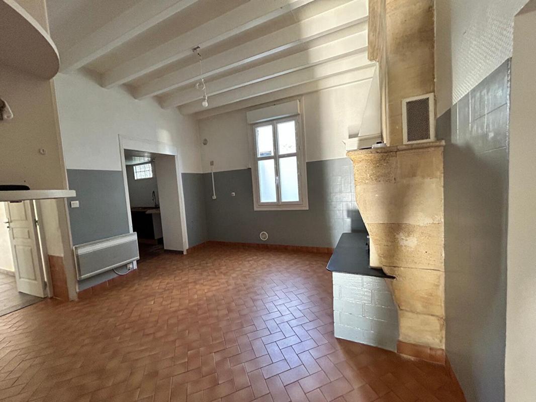 SAINT-GERVAIS A 3 minutes de Saint-André de Cubzac, venez découvrir cette maison en pierre de caractère avec ses dépendances 10