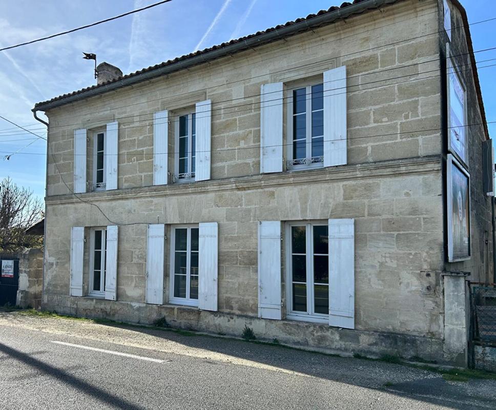 SAINT-GERVAIS A 3 minutes de Saint-André de Cubzac, venez découvrir cette maison en pierre de caractère avec ses dépendances 16