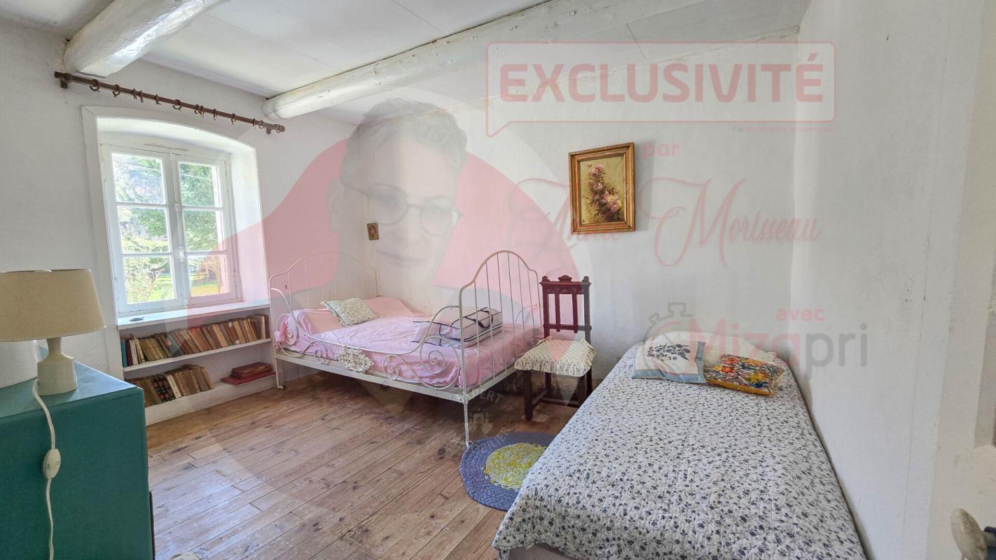 BROUSSE Grande maison de campagne 200m² avec jardin, terrasse, 6 chambres 16