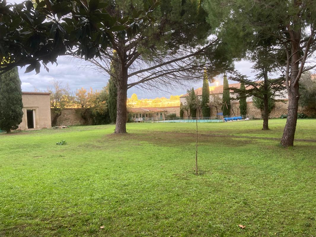 OUVEILLAN Propriété Ouveillan - 402 m² habitables - Piscine & dépendances 2