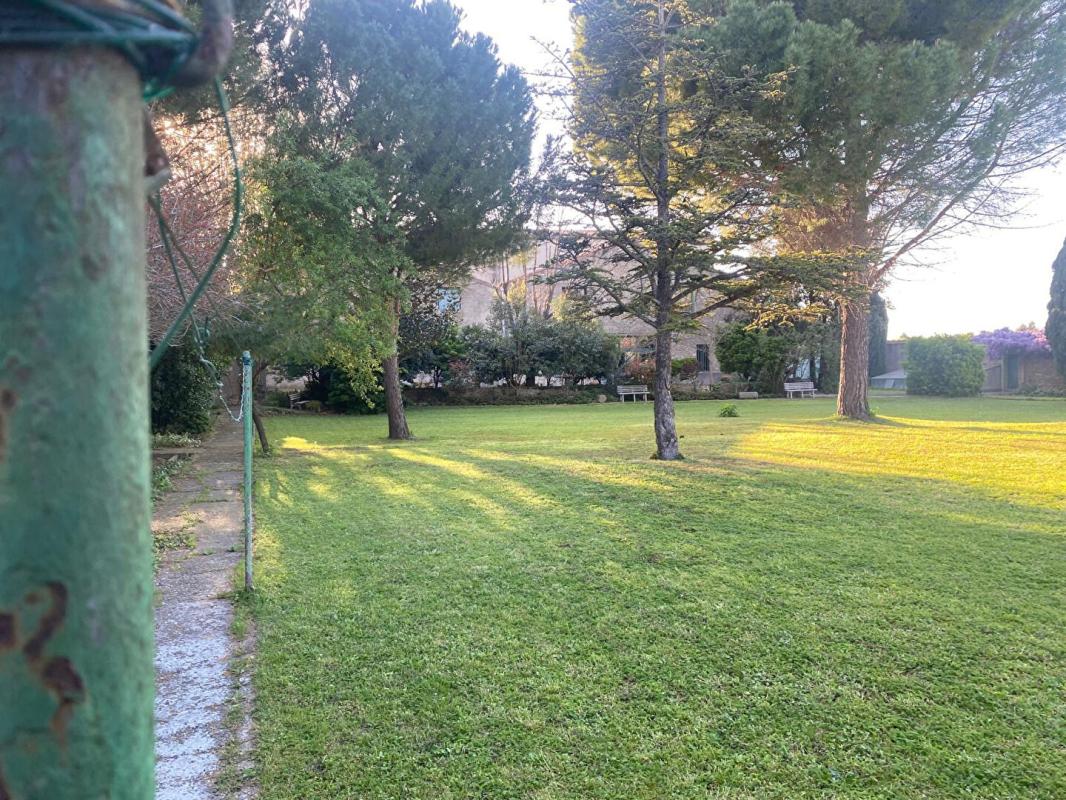 OUVEILLAN Propriété Ouveillan - 402 m² habitables - Piscine & dépendances 3