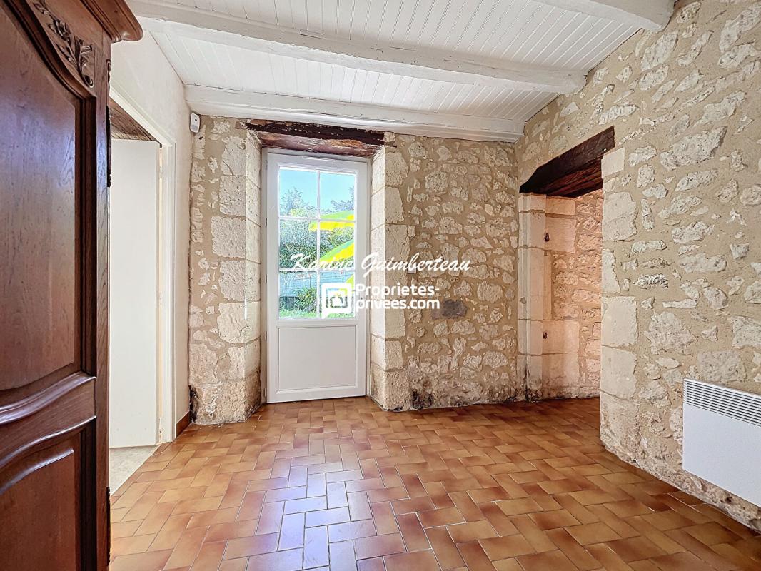 FRONSAC Maison en pierre avec jardin 12
