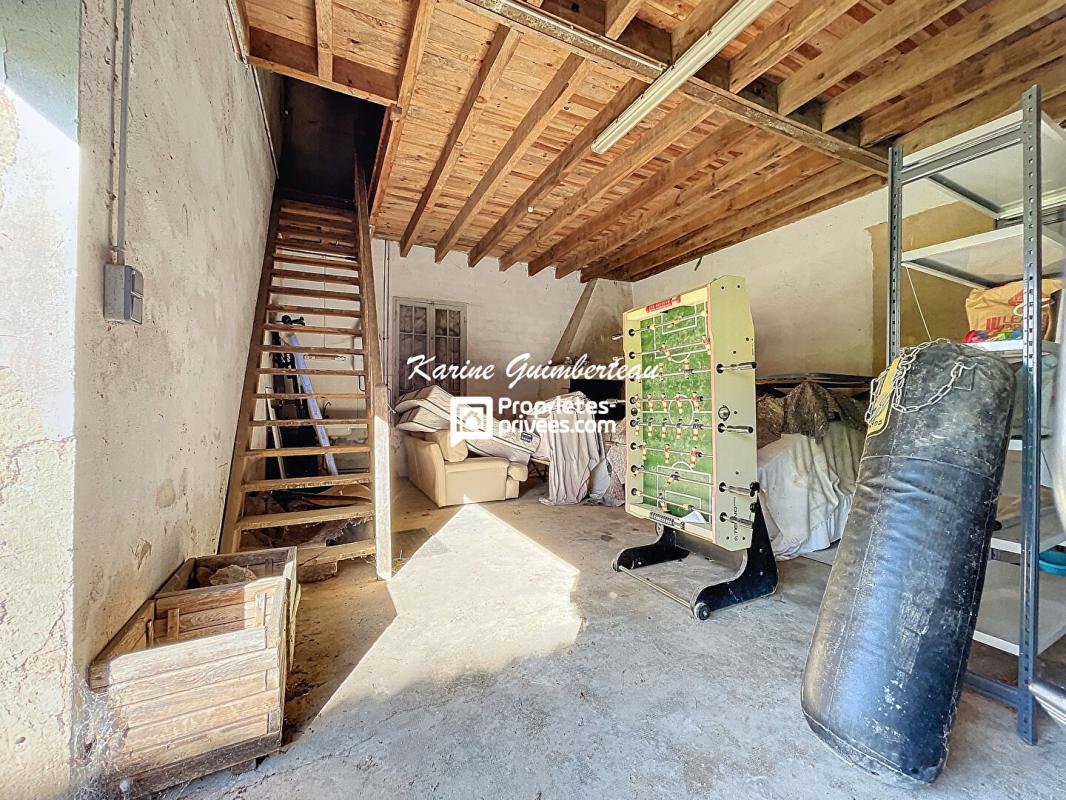 FRONSAC Maison en pierre avec jardin 15