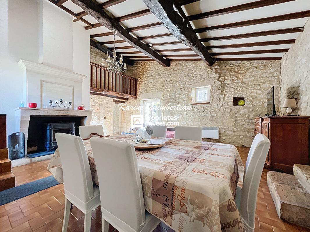 FRONSAC Maison en pierre avec jardin 4