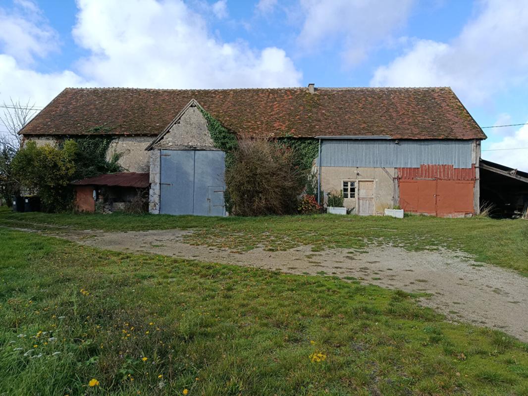 SAINT-LUBIN-EN-VERGONNOIS Longère rénovée avec nombreuses dépendances Saint-Lubin-en-Vergonnois 12