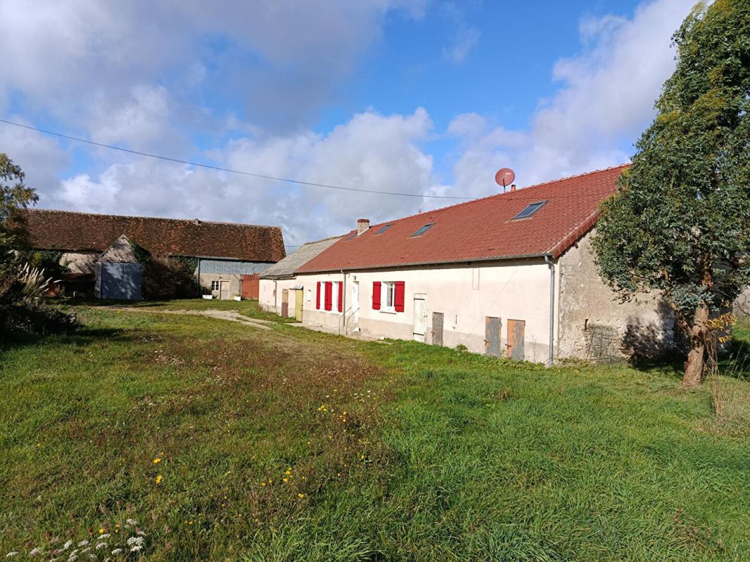 SAINT-LUBIN-EN-VERGONNOIS Longère rénovée avec nombreuses dépendances Saint-Lubin-en-Vergonnois 2