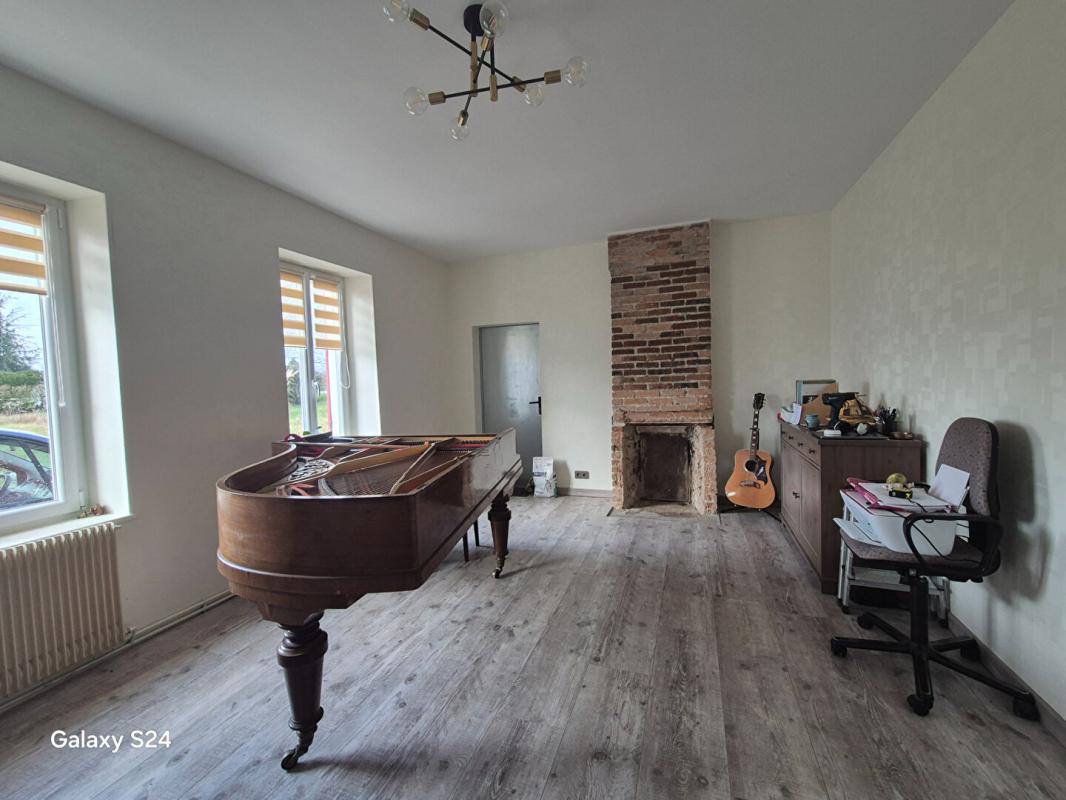 SAINT-LUBIN-EN-VERGONNOIS Longère rénovée avec nombreuses dépendances Saint-Lubin-en-Vergonnois 4