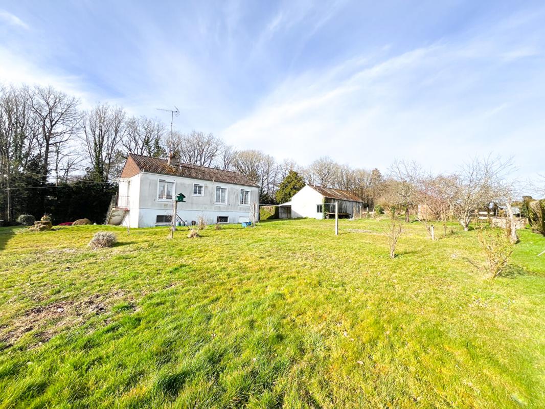 JEU-MALOCHES Maison Jeu Maloches 5 pièce(s) 85 m2 17