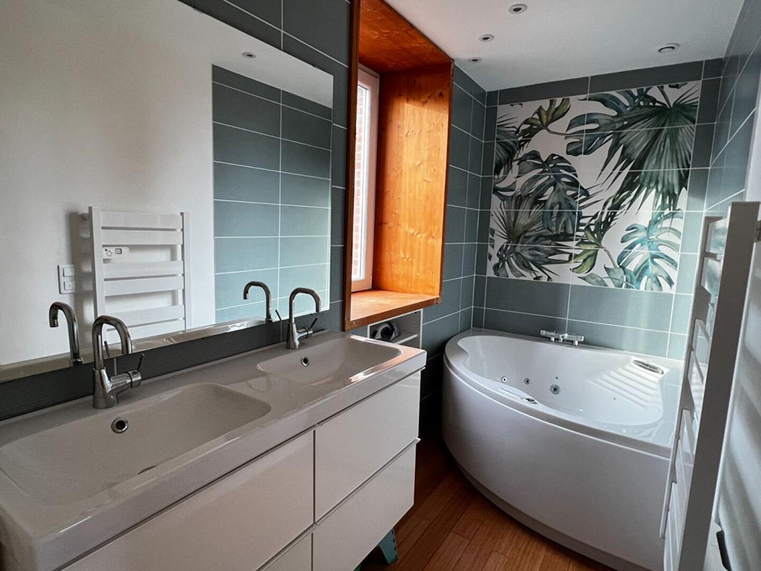 PLESSE Maison Plesse 134 pièces 638 m2 2