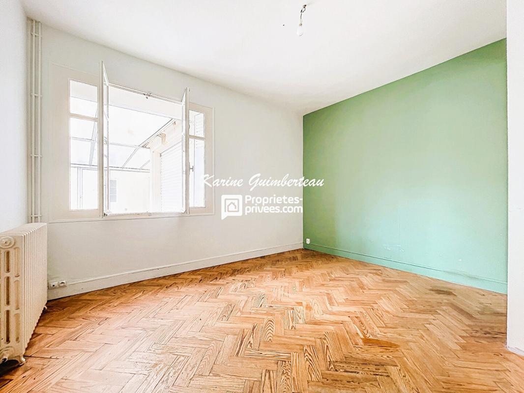 FRONSAC Maison en pierre Fronsadais 200 m2 + jardin 10