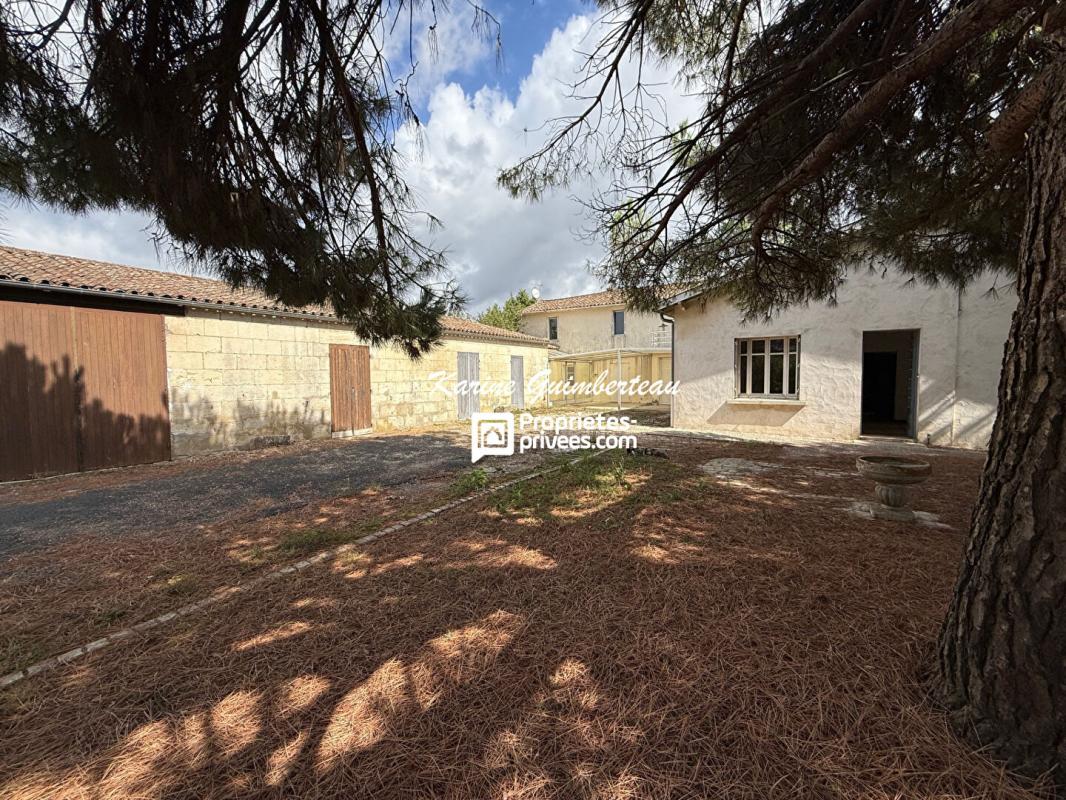 FRONSAC Maison en pierre Fronsadais 200 m2 + jardin 7