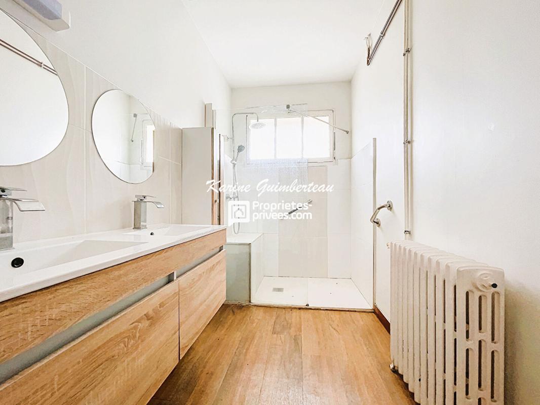 FRONSAC Maison en pierre Fronsadais 200 m2 + jardin 9