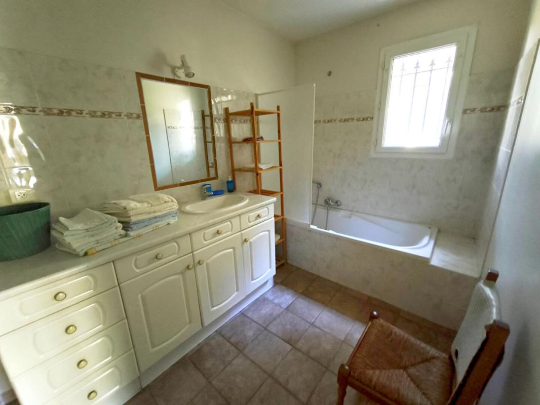 CARPENTRAS LUMINEUSE VILLA AVEC 2 GÎTES INDEPENDANTS 13