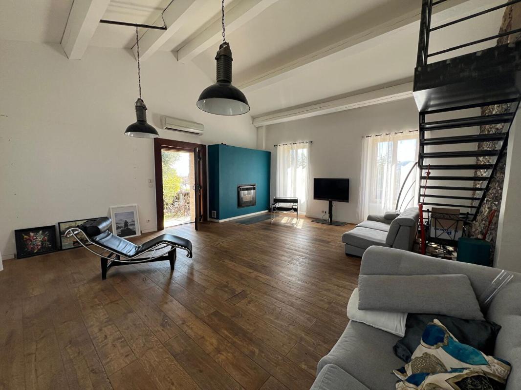 LUCCIANA UNE EXCEPTION EN PLEIN C?UR DE VILLE - Maison de caractère de 190m² avec piscine et jardin de 600m²cciana 6 pièce(s) 190 m2 14
