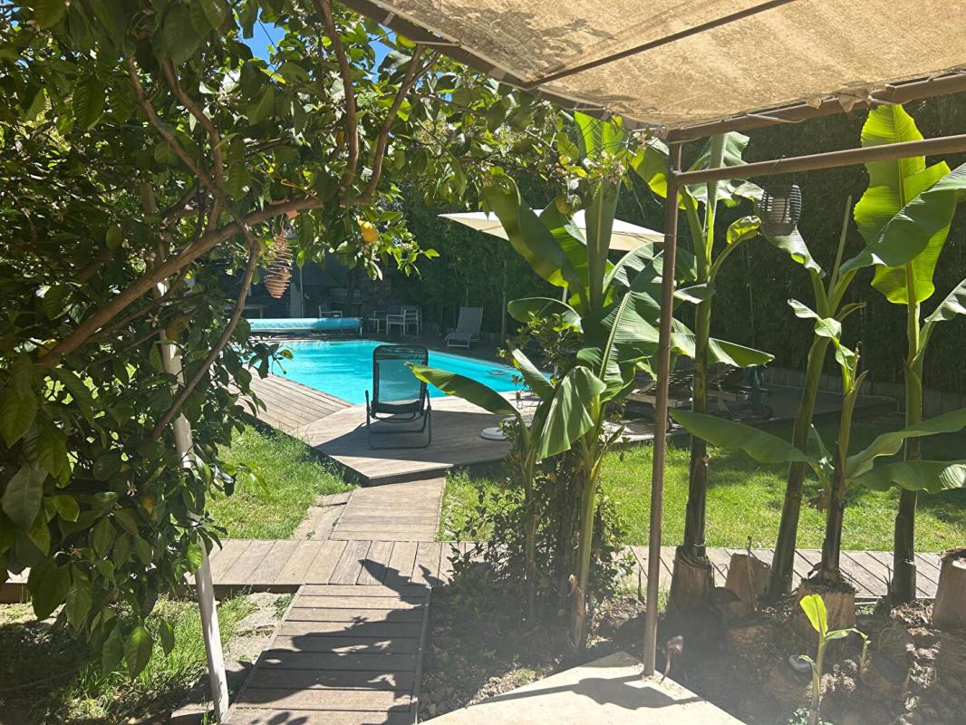 LUCCIANA UNE EXCEPTION EN PLEIN C?UR DE VILLE - Maison de caractère de 190m² avec piscine et jardin de 600m²cciana 6 pièce(s) 190 m2 3