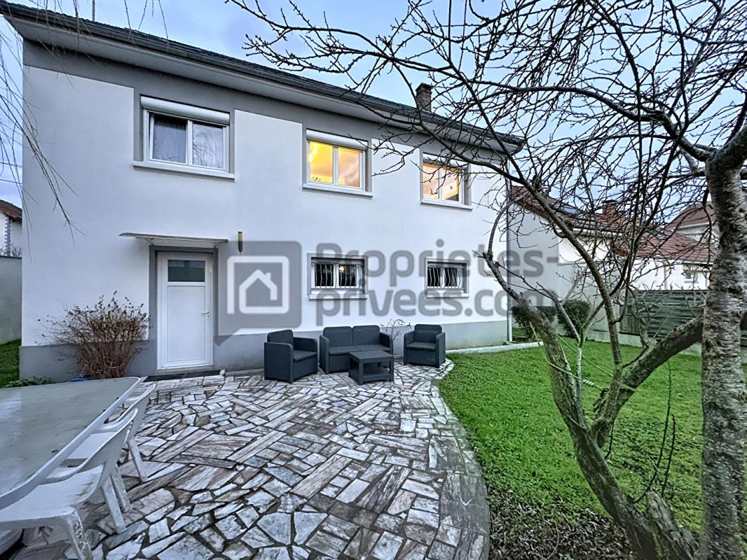 GRETZ-ARMAINVILLIERS Maison 6 pièces 186 m2 avec appartement indépendant 17