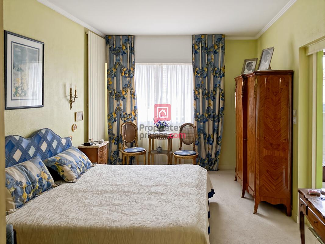 VILLENEUVE-SUR-YONNE EXCLUSIF ! Maison d'Architecte de 4 chambres dont 2 avec balcons, et piscine 4