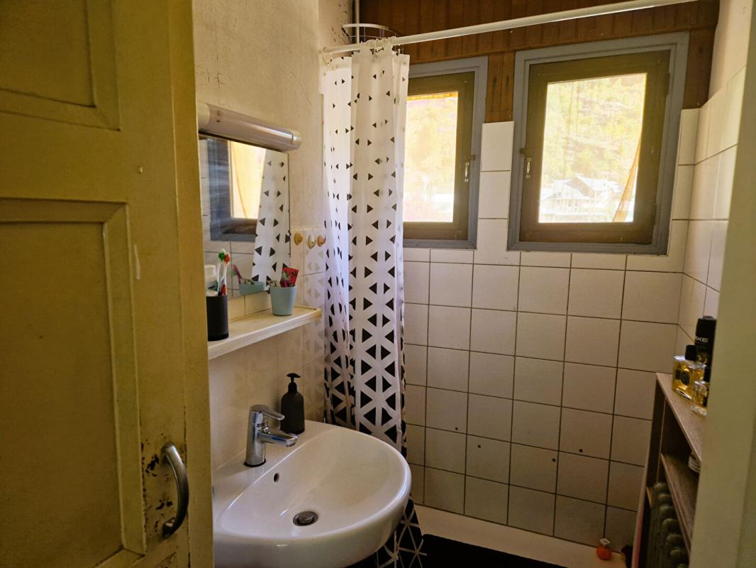 SAINT-MICHEL-DE-MAURIENNE Maison  7 pièces 199 m2 10