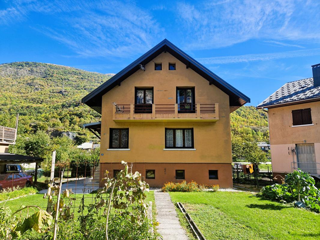 SAINT-MICHEL-DE-MAURIENNE Maison  7 pièces 199 m2 11