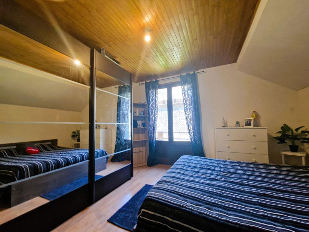 SAINT-MICHEL-DE-MAURIENNE Maison  7 pièces 199 m2 6