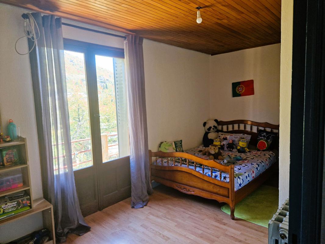 SAINT-MICHEL-DE-MAURIENNE Maison  7 pièces 199 m2 8