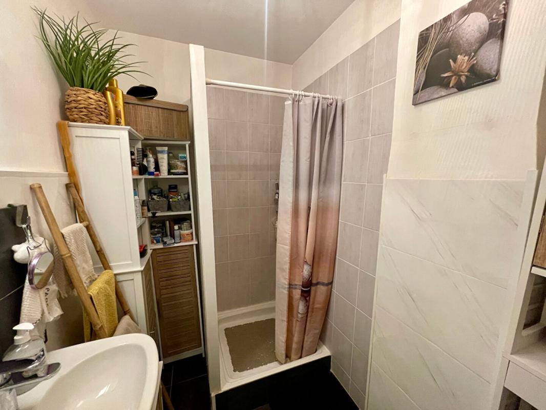 TOULON Idéalement situé - T2 avec extérieur - Toulon (83200) 6