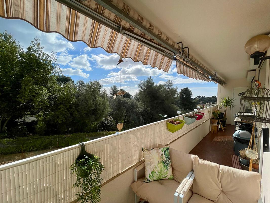 TOULON Idéalement situé - T2 avec extérieur - Toulon (83200) 7