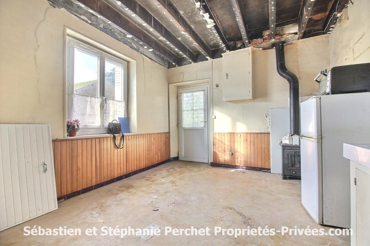 PATAY Maison en pierres à rénover sur un terrain d'environ 308 m2 5