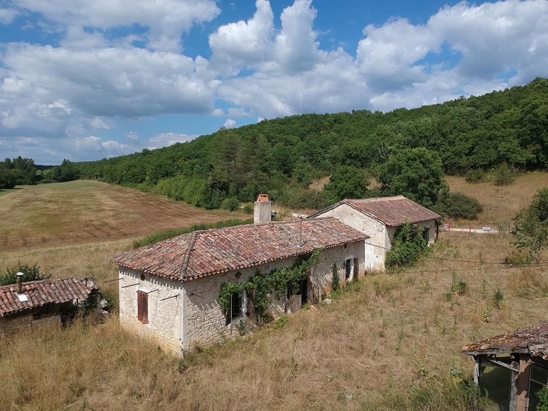 PUYLAROQUE Ancienne ferme en pierre sans voisin 3
