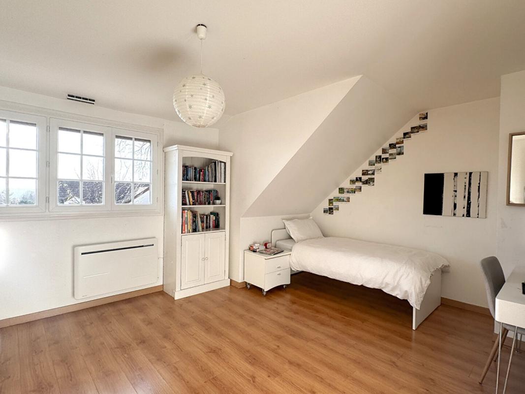 ORGEVAL Magnifique maison de 190m², 5 chambres avec prestations de qualité 10