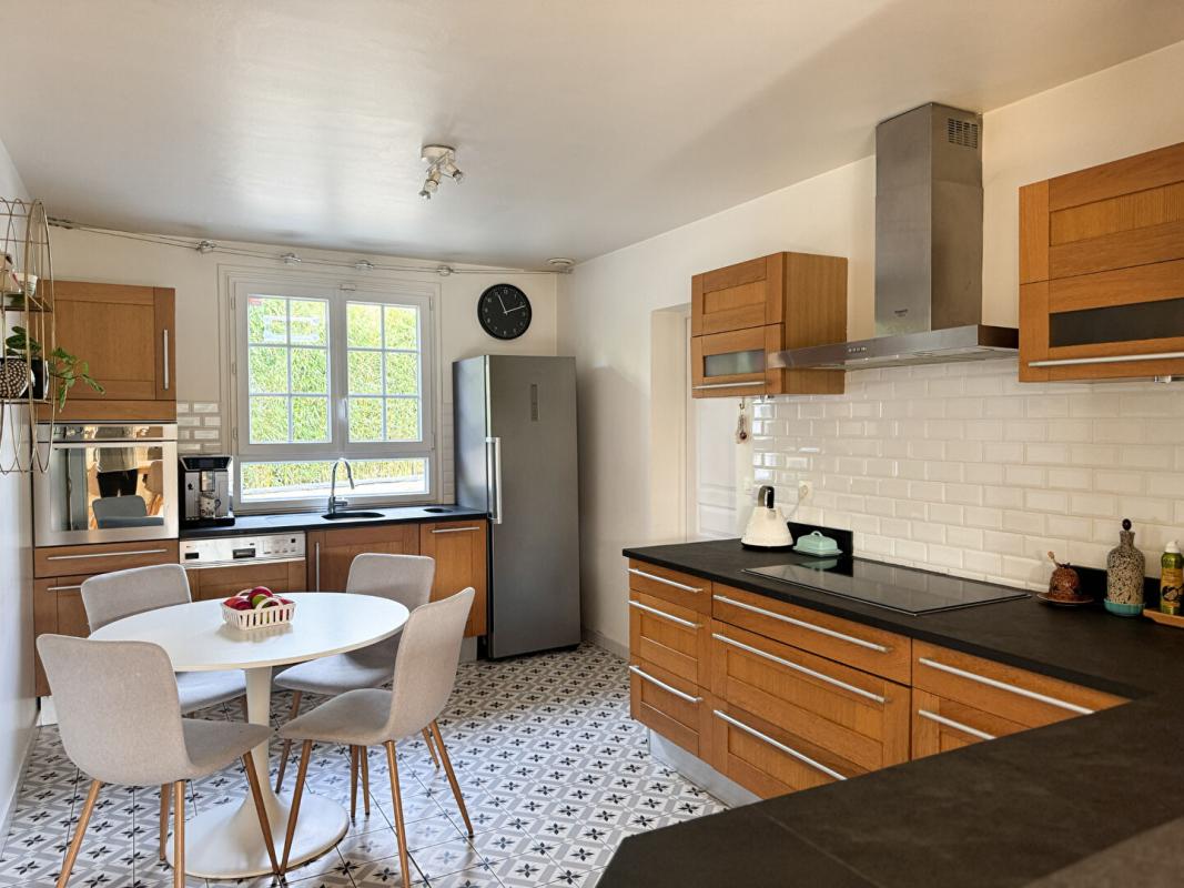 ORGEVAL Magnifique maison de 190m², 5 chambres avec prestations de qualité 6