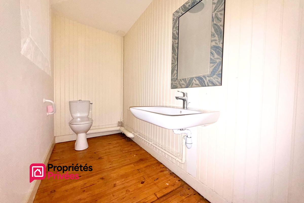 ROYAT T2 à vendre de 40m² avec dépendance de 14m² à ROYAT 63130 11