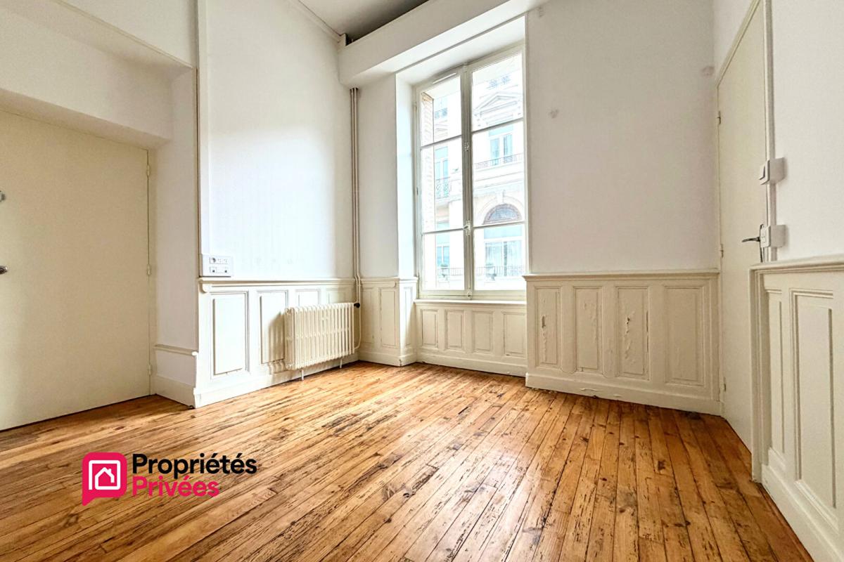 ROYAT T2 à vendre de 40m² avec dépendance de 14m² à ROYAT 63130 2