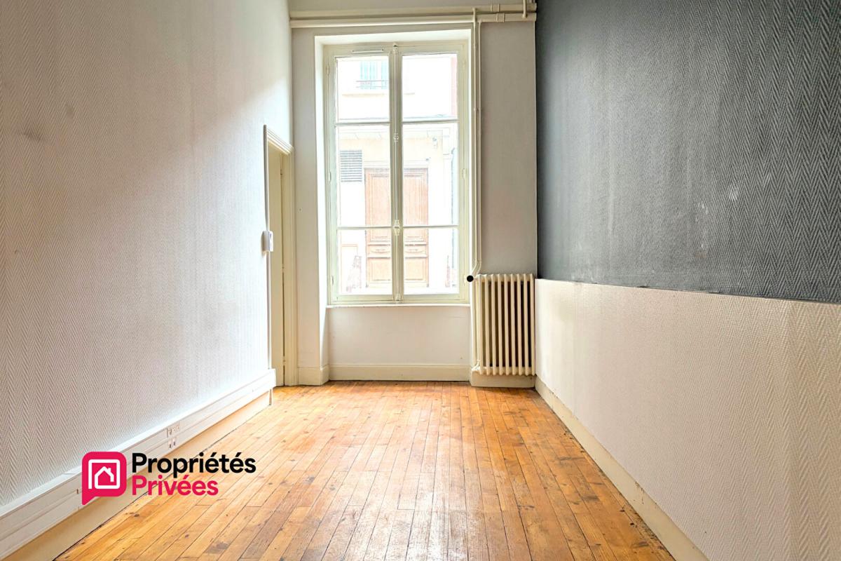 ROYAT T2 à vendre de 40m² avec dépendance de 14m² à ROYAT 63130 6