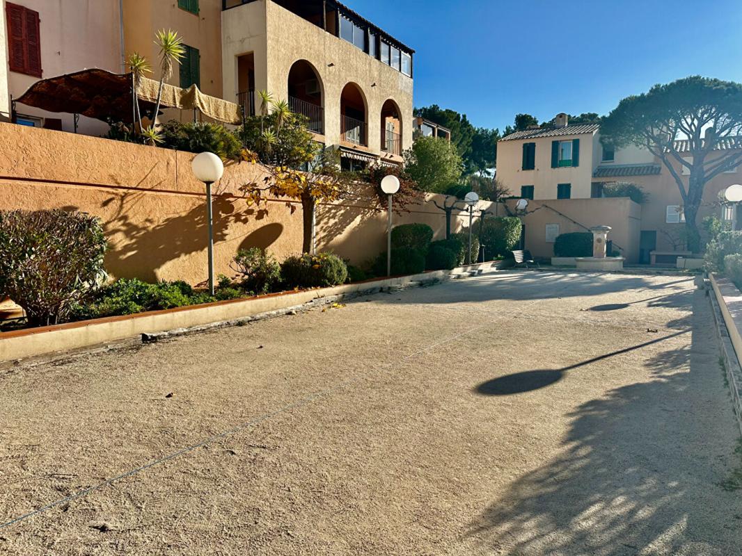 SAINT-MANDRIER-SUR-MER PIN ROLLAND - MAREGAU - APPARTEMENT DE TYPE 1 BiS  - CAVE - PARKING PRIVATIF 14
