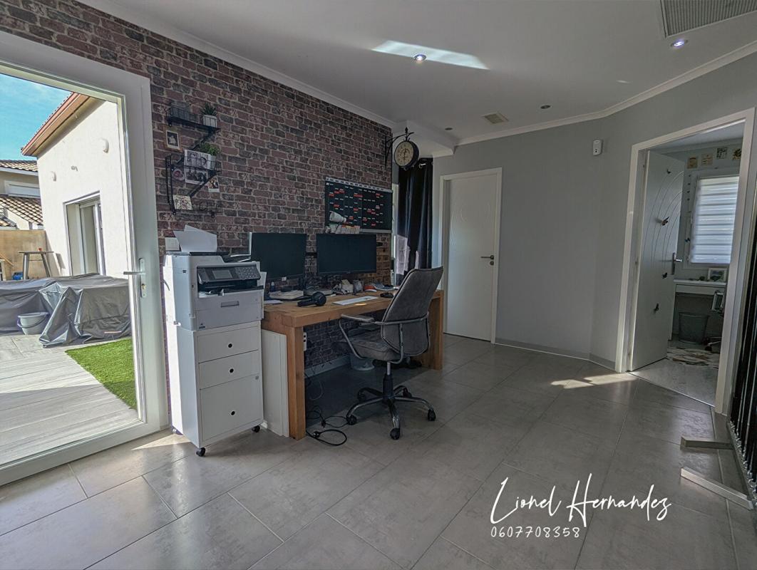 MONS MONS (30340) Villa contemporaine d'architecte de plain-pied - 139 m² - Terrain 1385 m² - Garage double 14