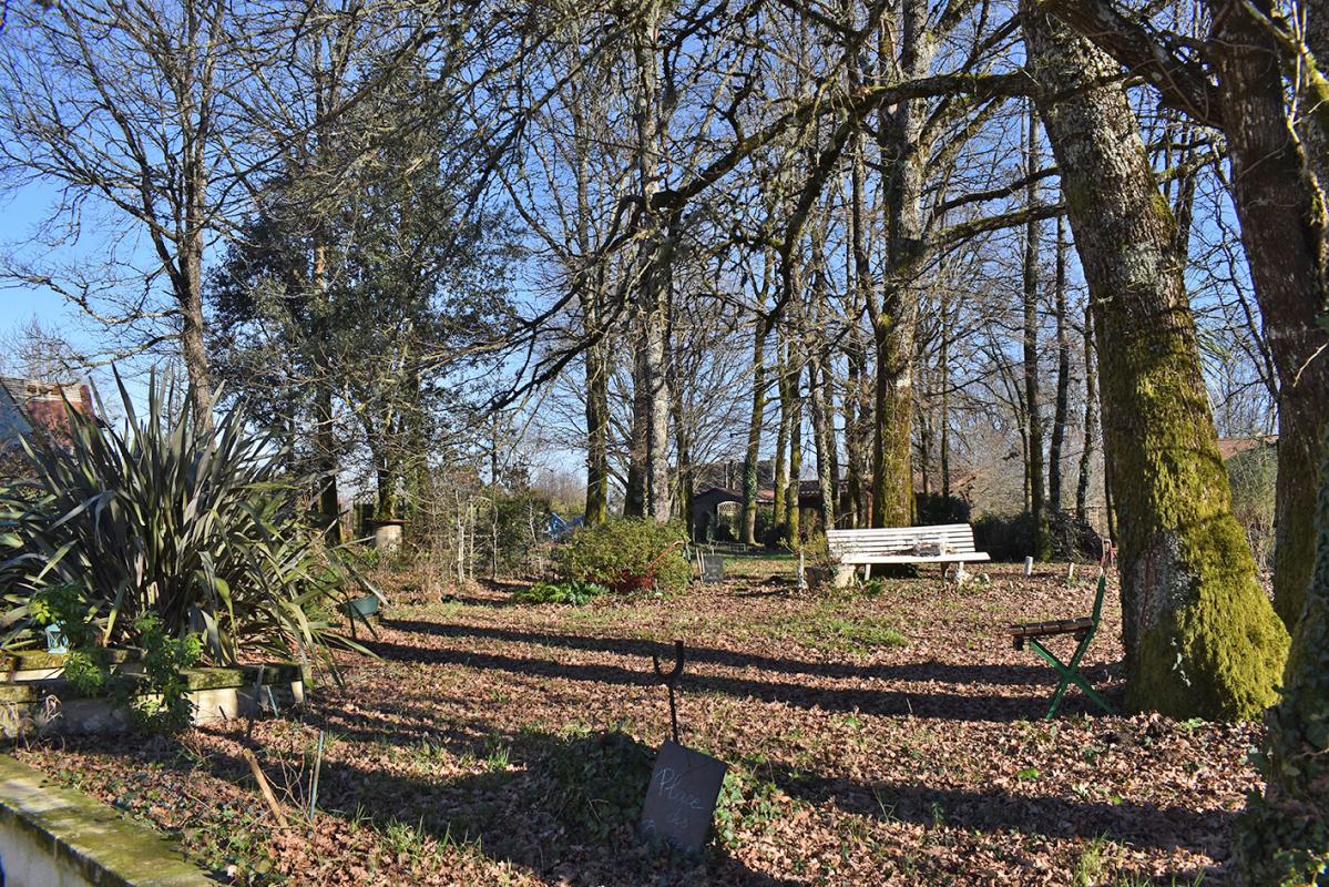 SARLAT-LA-CANEDA Sarlat La Caneda  Maison 5 pièce(s) 201 m2 5