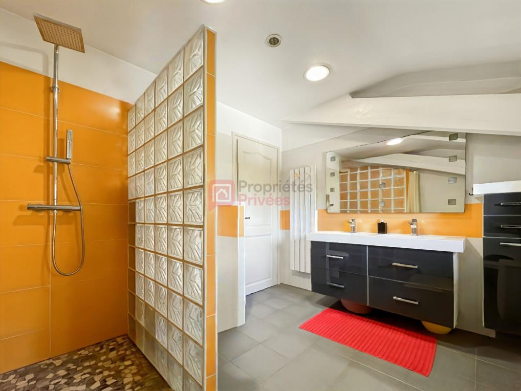 USTARITZ Maison familiale avec jardin, piscine et grand sous-sol à Ustaritz 11