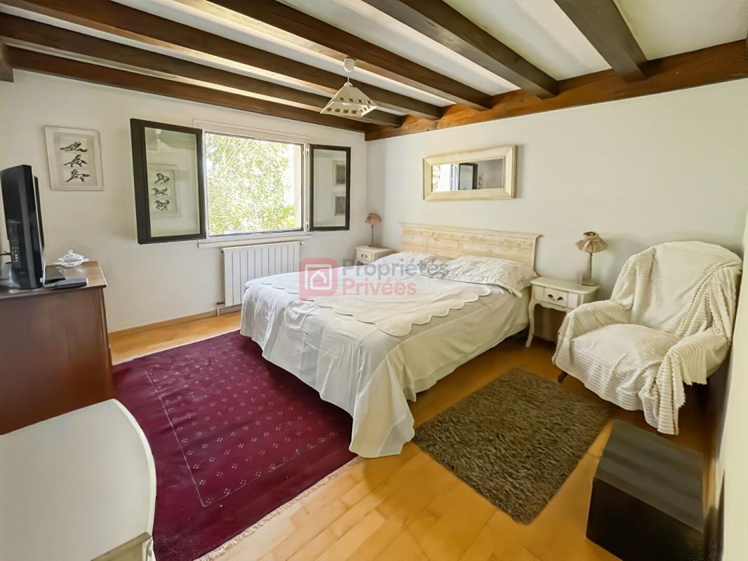 USTARITZ Maison familiale avec jardin, piscine et grand sous-sol à Ustaritz 12