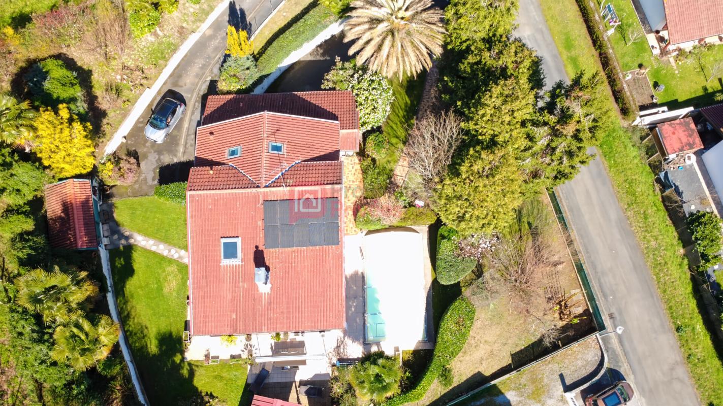 USTARITZ Maison familiale avec jardin, piscine et grand sous-sol à Ustaritz 18