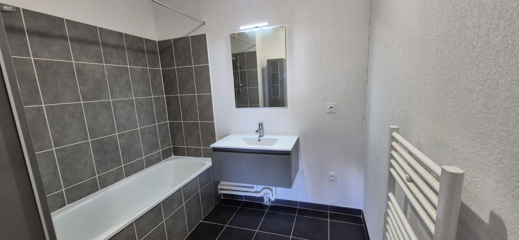 JUVIGNAC Appartement  3 pièce(s) JUVIGNAC 6