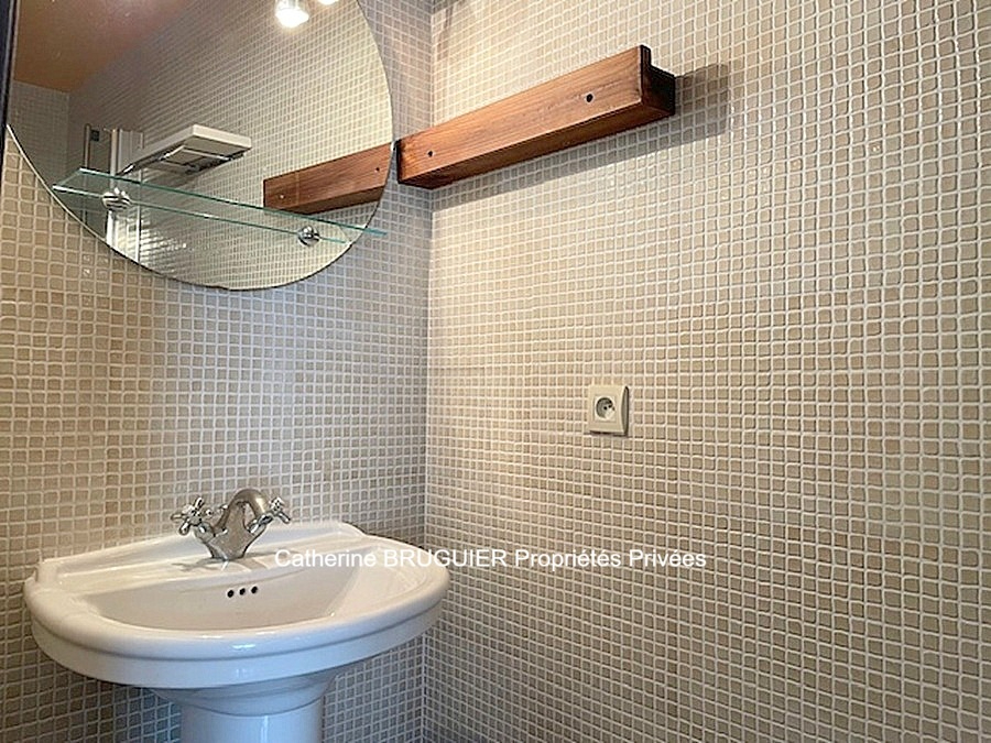 SAINT-SAUVEUR-D'AUNIS Grande maison familiale au coeur du village - 7 chambres - Jardin clos sans vis-à-vis 12