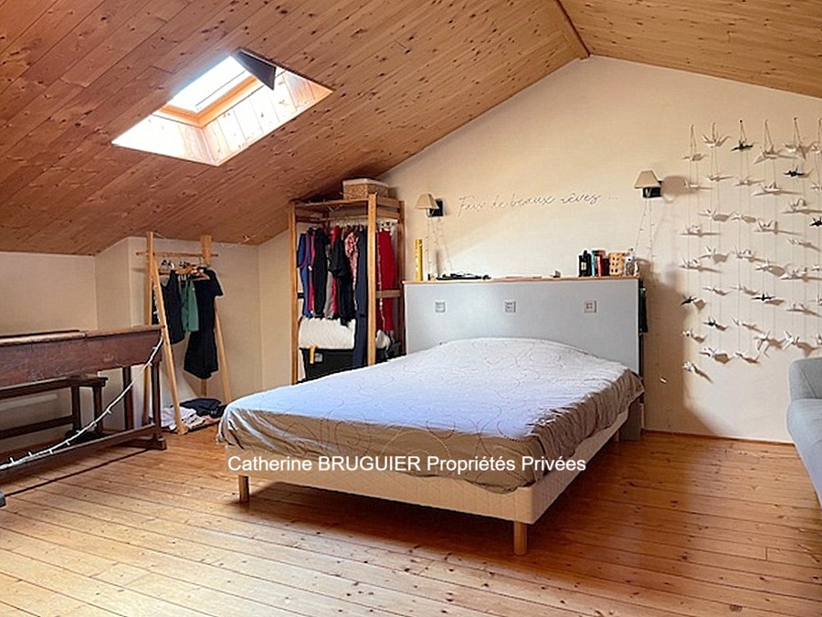 SAINT-SAUVEUR-D'AUNIS Grande maison familiale au coeur du village - 7 chambres - Jardin clos sans vis-à-vis 14