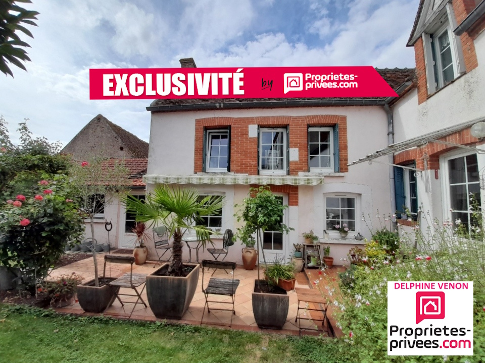 SAINT-BENOIT-SUR-LOIRE Exclusivité - Maison de ville sur un terrain de 378 m² au coeur du bourg de Saint Benoît sur Loire+ garage et 2 lavoirs 1