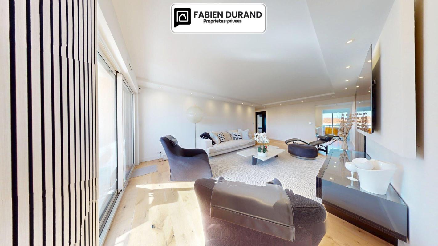 FREJUS Appartement Unique à Frejus  Plage 3 pièce(s) 70 m2 avec Garage Cave Parking 14